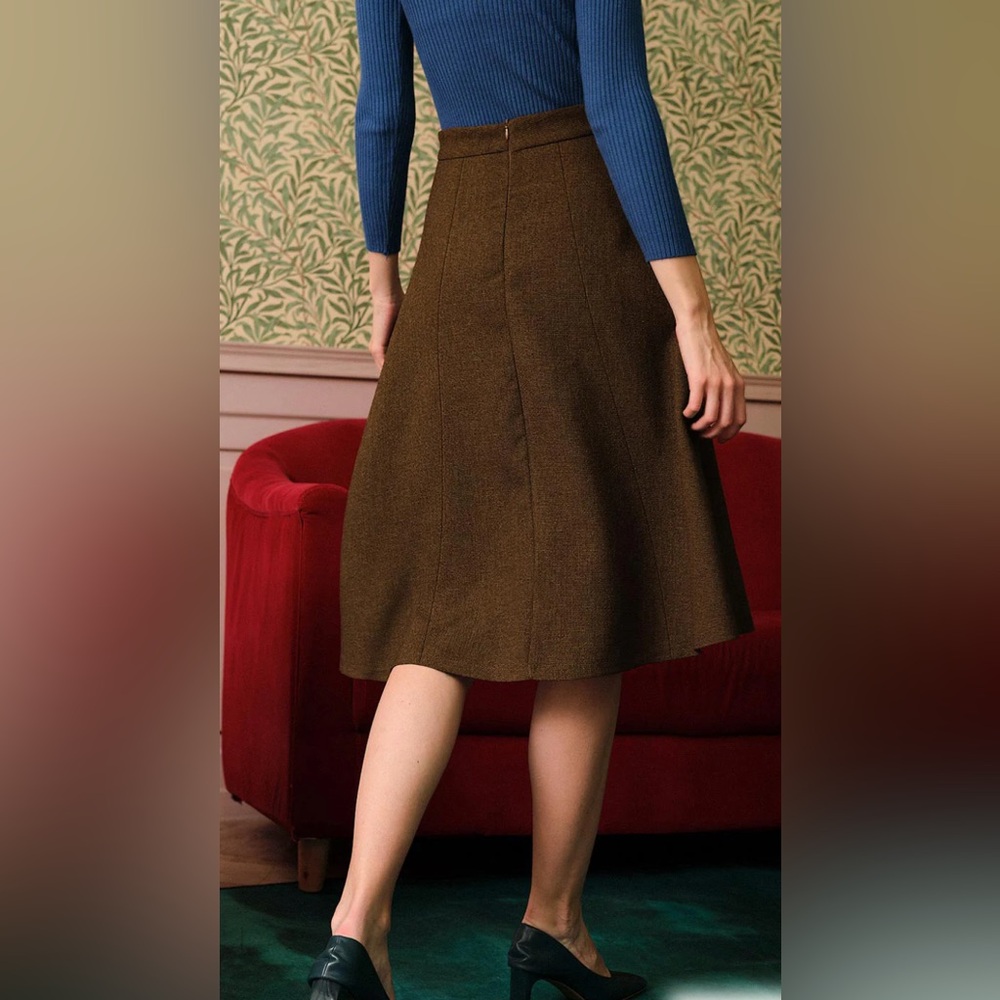 RIHOAS Brown Tweed Suit with Gold Buttons - Picture 12 of 16